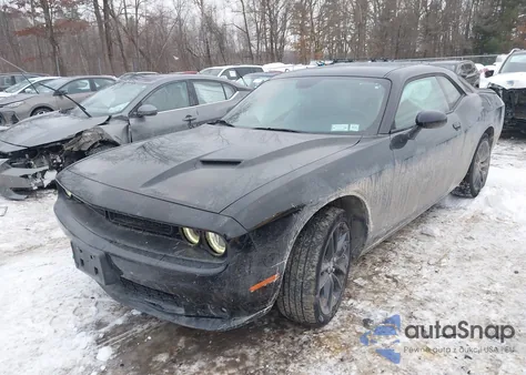 2021 Dodge Challenger Sxt Awd z USA, uszkodzony, nr VIN 2C3CDZGG5MH593238